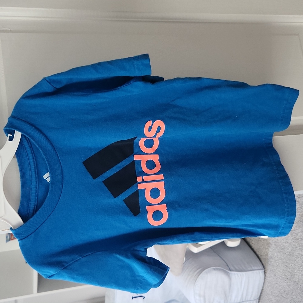 Boys Addidas shirt👕